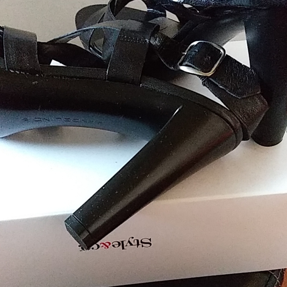BANDOLINO BLACK LEATHER SANDALS - Picture 5 of 6